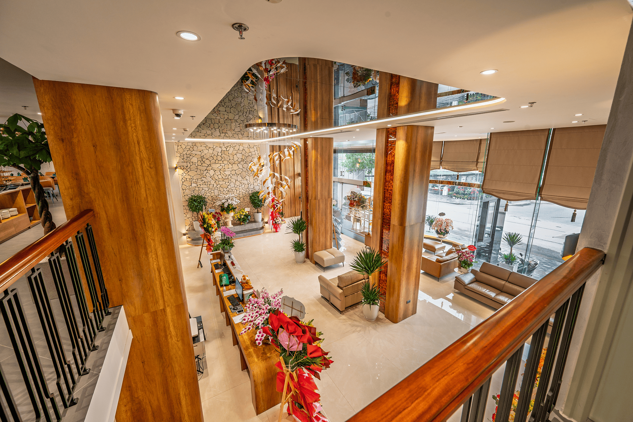 Trải nghiệm sự sang trọng tinh tế và dịch vụ đẳng cấp quốc tế